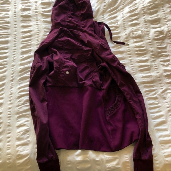 Lululemon reversible zip up jacket - Picture 4 of 5